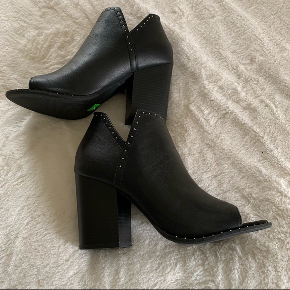 George Chunky Heel Boot - Picture 1 of 5